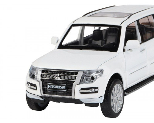 Машина АВТОПАНОРАМА Mitsubishi Pajero 4WD Tubro, белый, 1/33, свет, звук, в/к 17,5*13,5*9 см