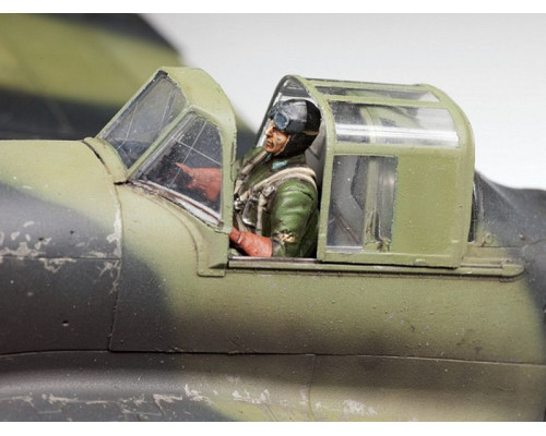 Сборная модель ZVEZDA Советский штурмовик Ил-2 обр. 1942 года, 1/48