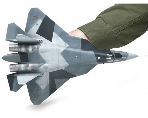 Сборная модель ZVEZDA Самолёт пятого поколения Су-50 (Т-50), 1/72