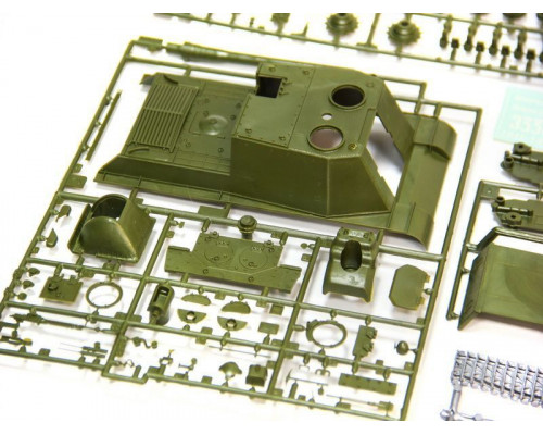 Сборная модель ZVEZDA Советский истребитель танков ИСУ-122, 1/35
