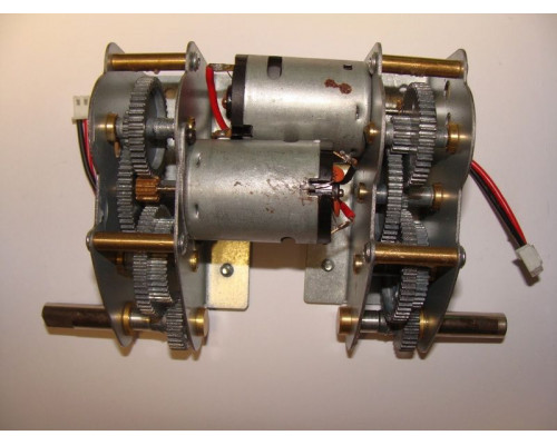 Редуктор левый и правый для танка КВ-1 (цинк)