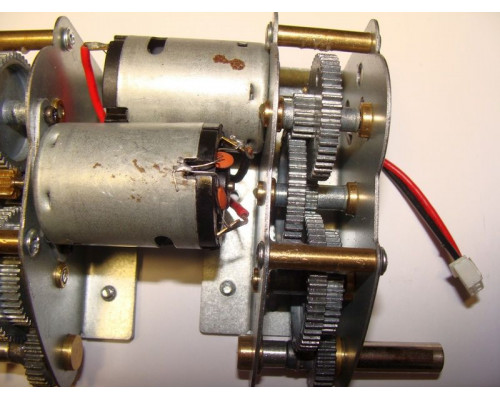 Редуктор левый и правый для танка КВ-1 (цинк)