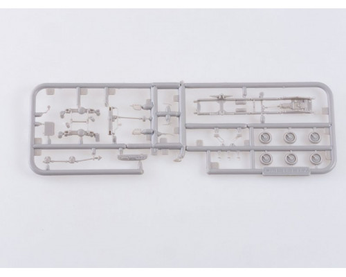 Сборная модель AVD АЦ-40(131)-137А, 1/72