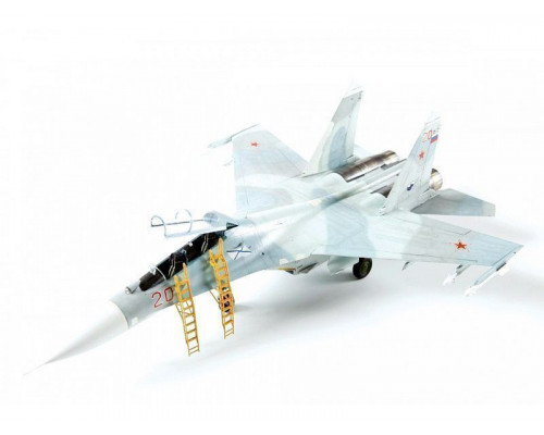 Сборная модель ZVEZDA Российский учебно-боевой самолёт Су-27УБ, 1/72