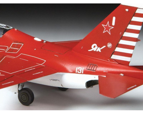 Сборная модель ZVEZDA Российский пилотажный самолет Як-130, 1/72