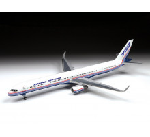 Сборная модель ZVEZDA Пассажирский авиалайнер Боинг 757-300, 1/144