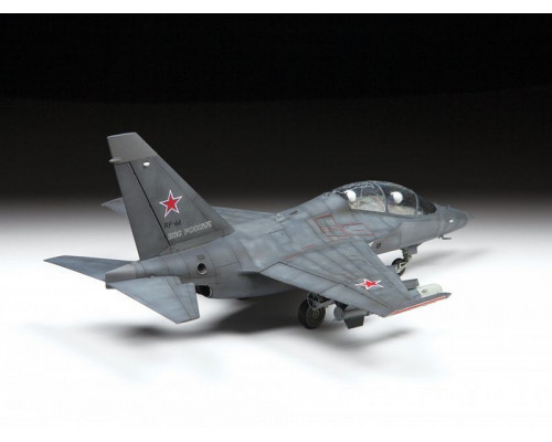 Сборная модель ZVEZDA Российский лёгкий бомбардировщик Як-130, 1/48