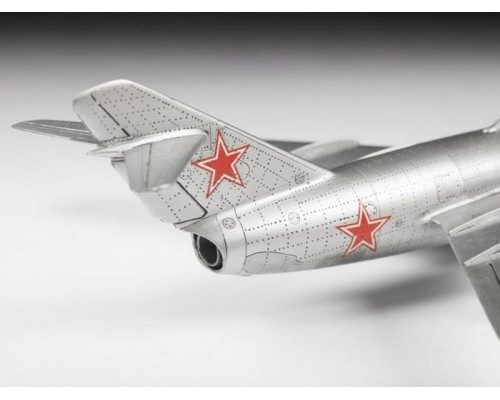 Сборная модель ZVEZDA Советский истребитель МиГ-15, 1/72